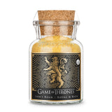 Ein Korkenglas mit der Aufschrift „Lion`s Roar“ aus der Game-of-Thrones-Reihe von Ankerkraut, gefüllt mit 95g Gewürzmischung.