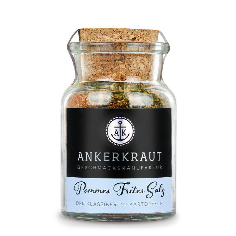 Pommes Frites Salz von Ankerkraut im Korkenglas auf weißem Hintergrund.