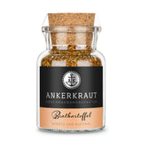 Bratkartoffelgewürz von Ankerkraut im Korkenglas auf weißem Hintergrund.