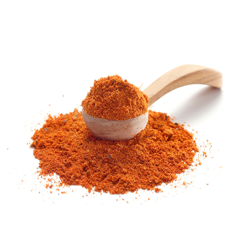 Ras El Hanout Gewürz von Ankerkraut als Häufchen auf einem Gewürzlöffel.
