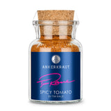 Spicy Tomato By Tim Raue von Ankerkraut im Korkenglas auf weißem Hintergrund.